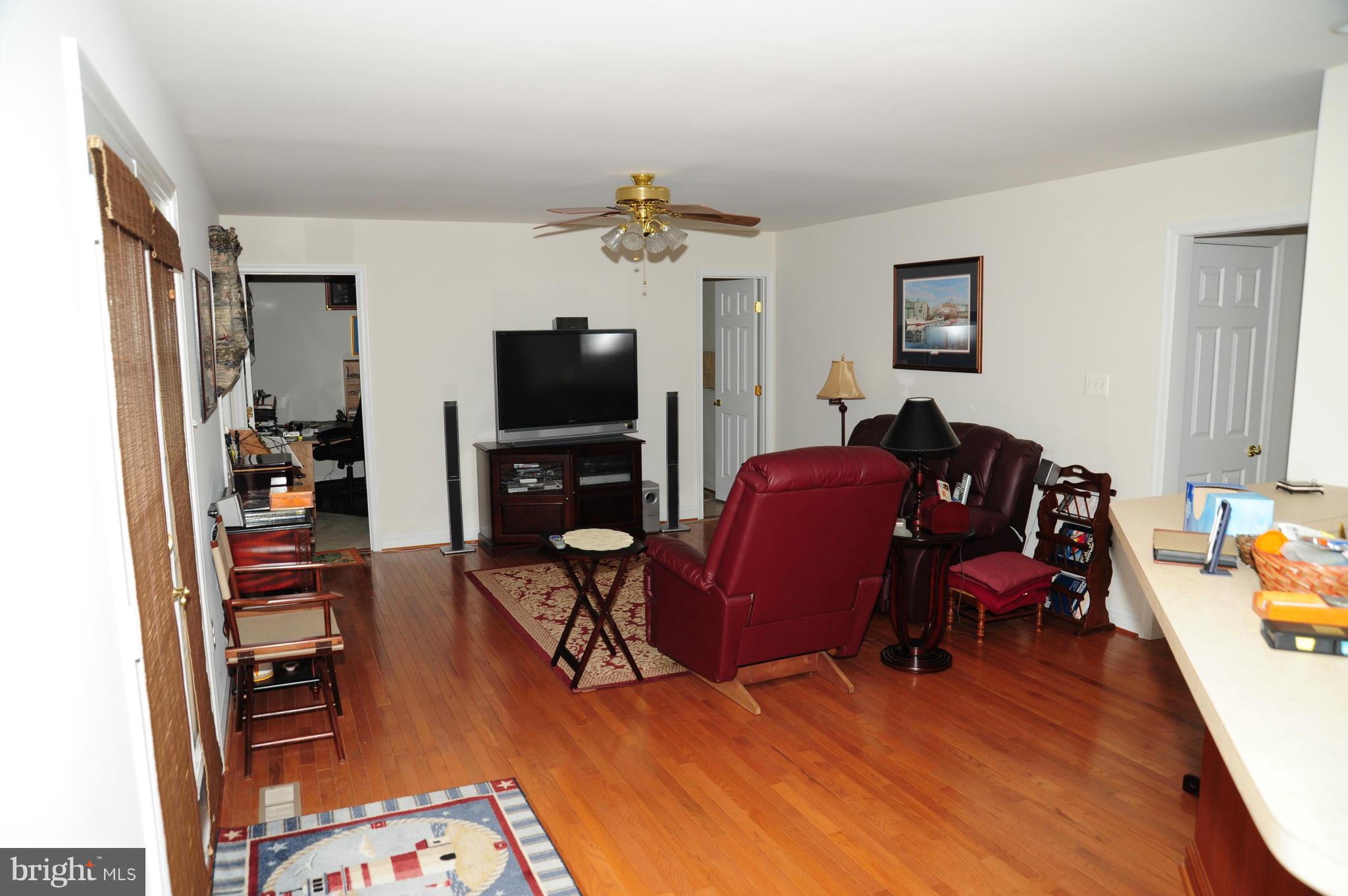 18171 St Jeromes Neck Road Dameron, MD 20628 - Photo 19 of 27 Family Room