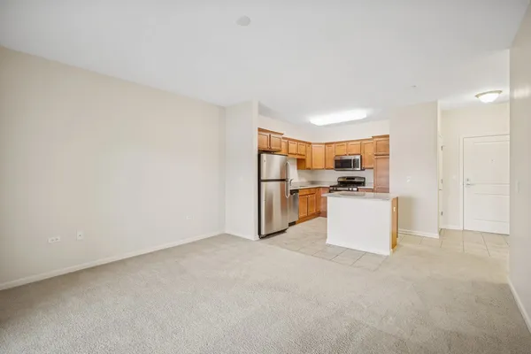 $208,941 | 2220 Founders Drive, Unit 117, Northbrook, IL 60062
