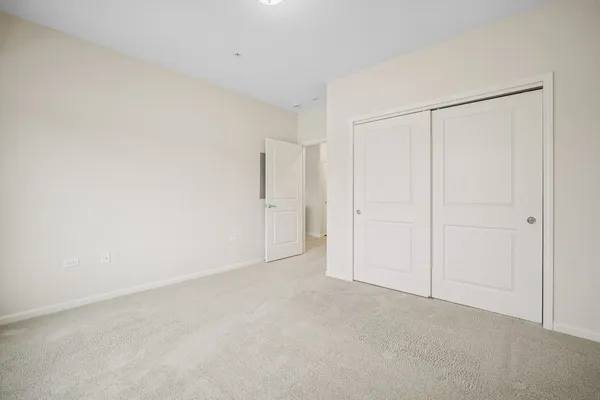 $208,941 | 2220 Founders Drive, Unit 117, Northbrook, IL 60062