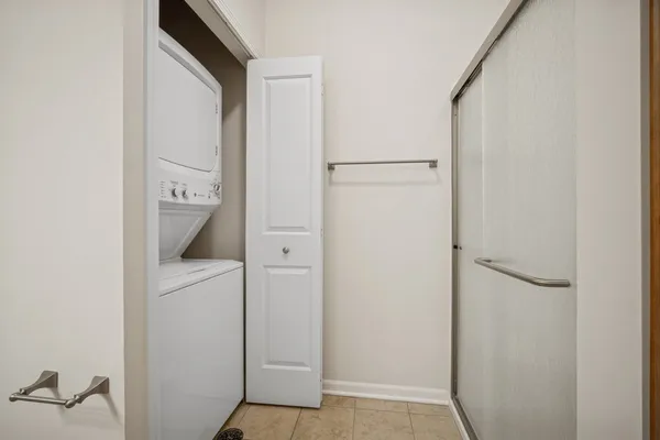 $208,941 | 2220 Founders Drive, Unit 117, Northbrook, IL 60062