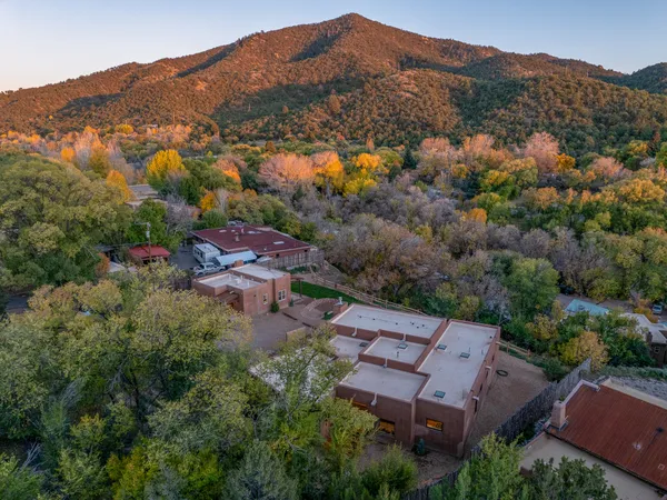 $1,969,800 | 1612 Cerro Gordo Road, Santa Fe, NM 87501