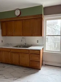 $1,600 | 100 Stanley Street, Unit 2, Fall River, MA 02720
