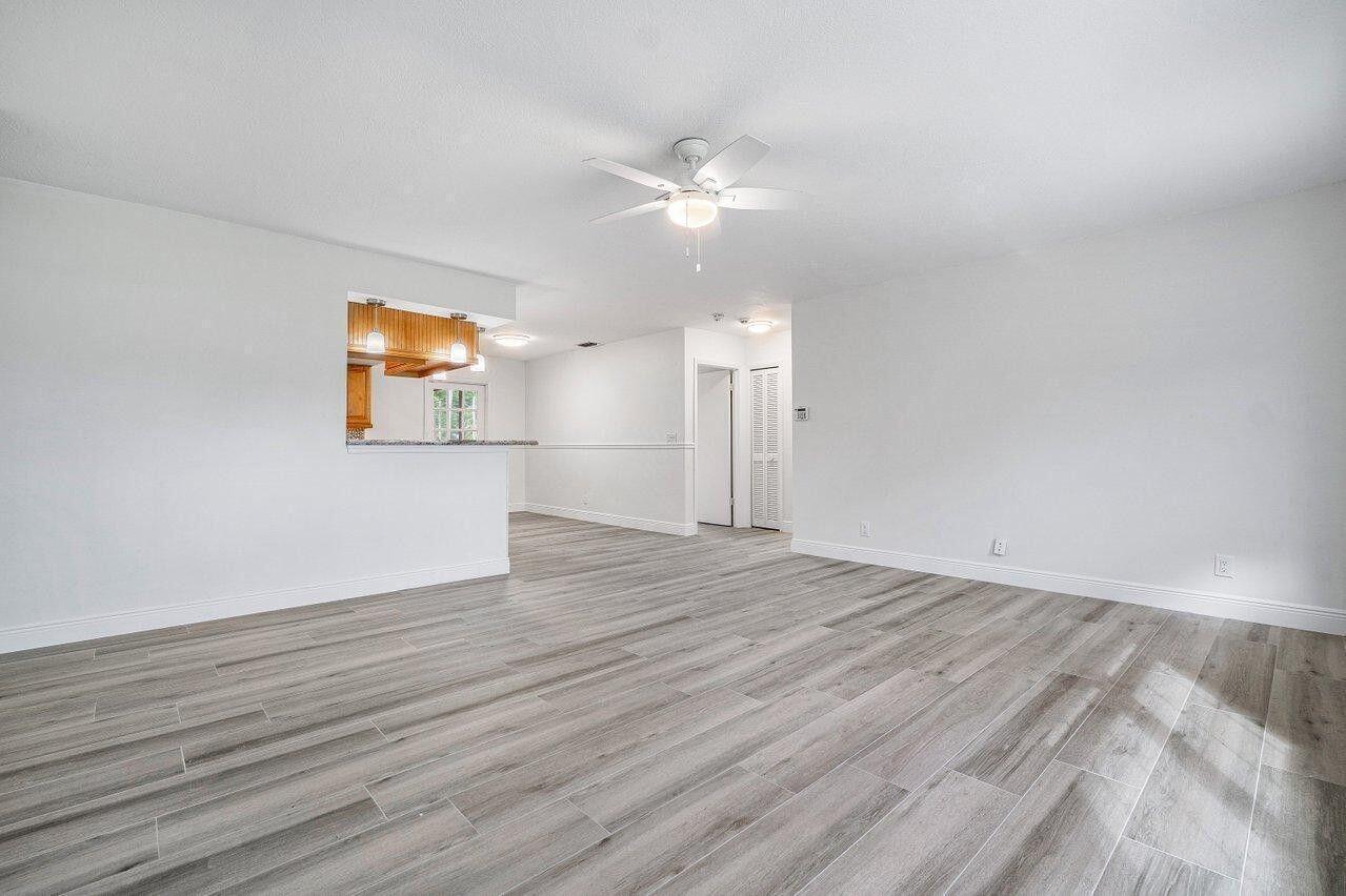 5567 2nd Road Lake Worth, FL 33467 - Photo 5 of 13 Living room