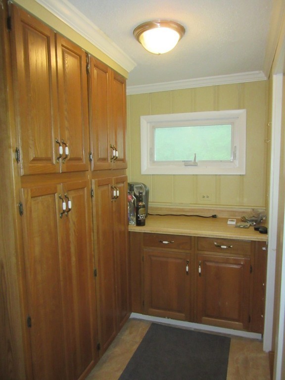 913 Piper Road West Springfield, MA 01089 - Photo 8 of 24 Gallery Image 8