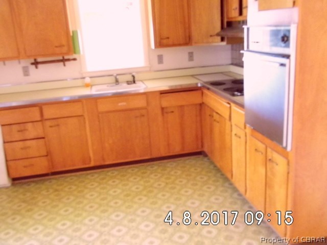 349 Kent Cove Road Kilmarnock, VA 22482 - Photo 11 of 17