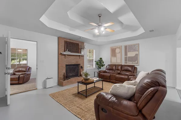 $279,900 | 193 Villacrest Drive, Crestview, FL 32536