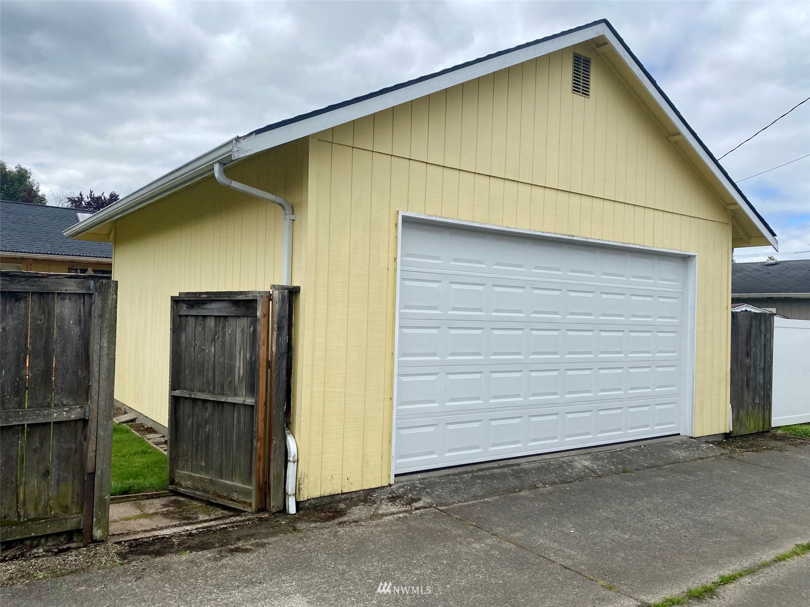 2762 Maple Street Longview, WA 98632 - Photo 3 of 36 Gallery Image 3