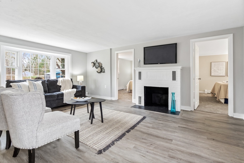 536 Strawberry Hill Road Barnstable, MA 02632 - Photo 12 of 27 Gallery Image 12