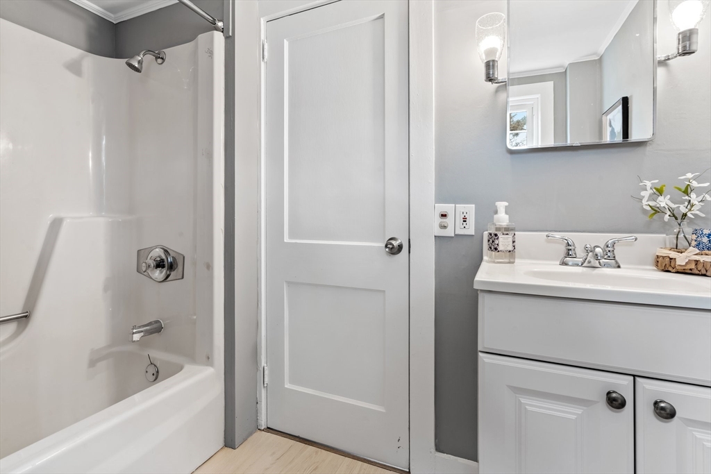 536 Strawberry Hill Road Barnstable, MA 02632 - Photo 17 of 27 Gallery Image 17