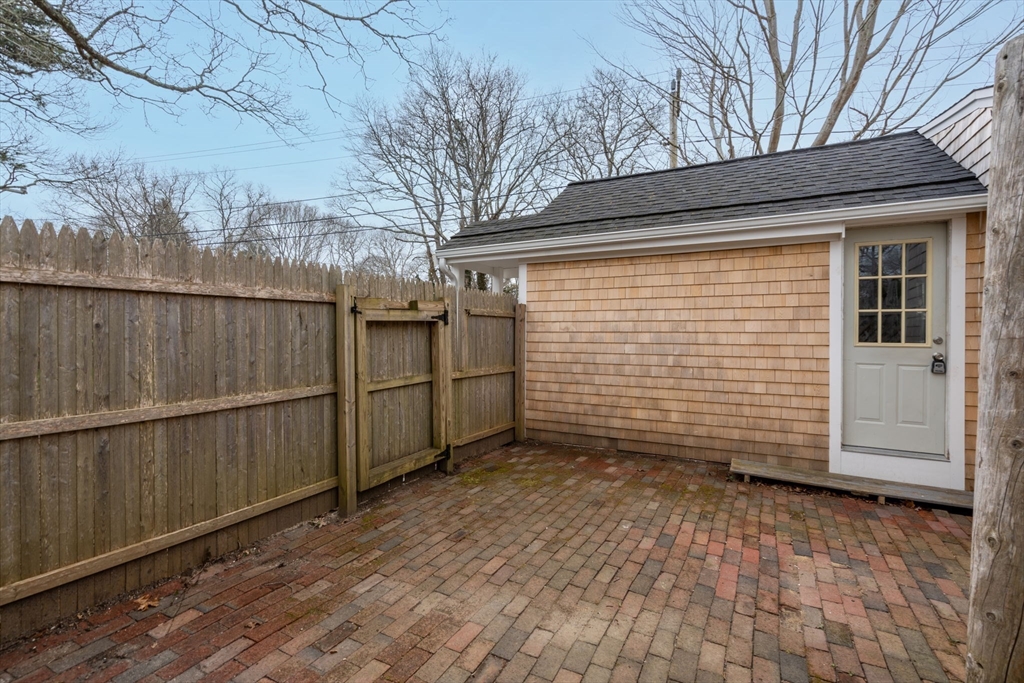 536 Strawberry Hill Road Barnstable, MA 02632 - Photo 23 of 27 Gallery Image 23