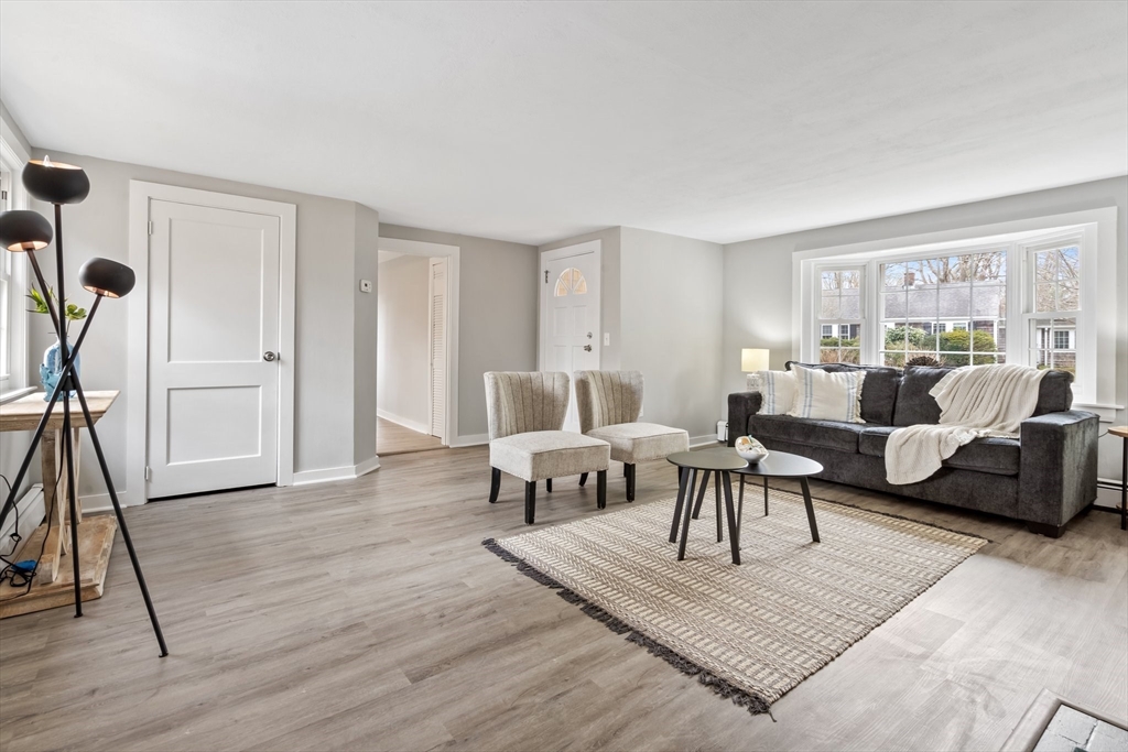 536 Strawberry Hill Road Barnstable, MA 02632 - Photo 9 of 27 Gallery Image 9