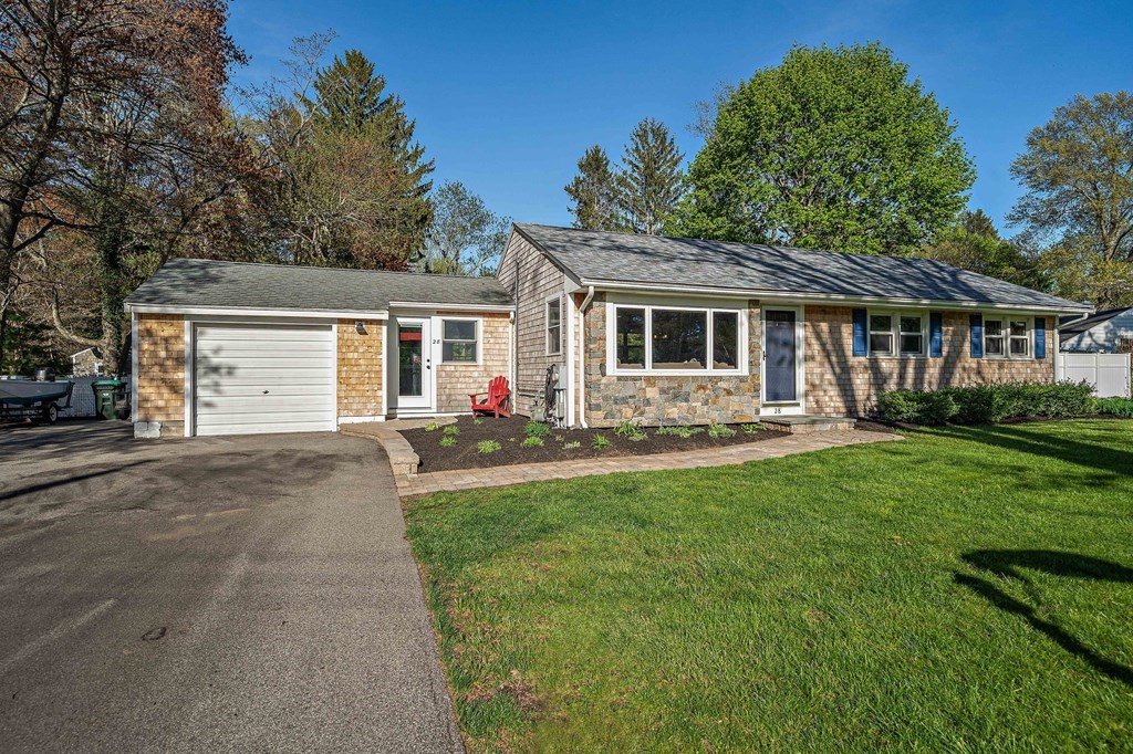 28 Riverside Circle Marshfield, MA 02050 - Photo 3 of 38