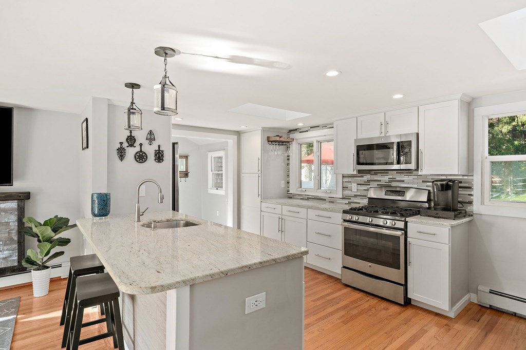 28 Riverside Circle Marshfield, MA 02050 - Photo 5 of 38