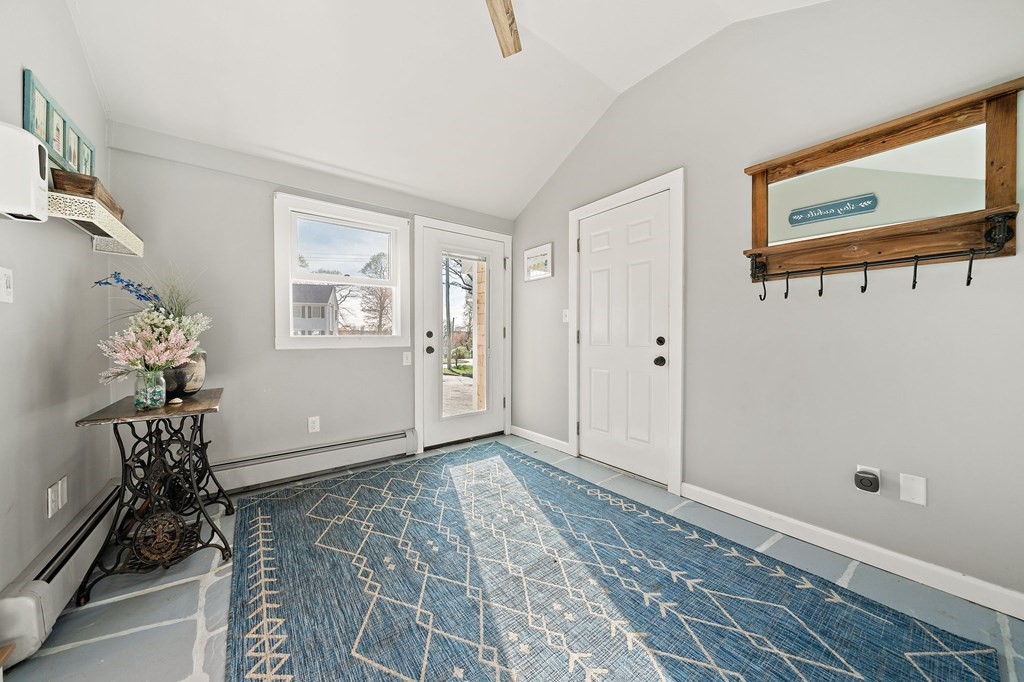 28 Riverside Circle Marshfield, MA 02050 - Photo 8 of 38