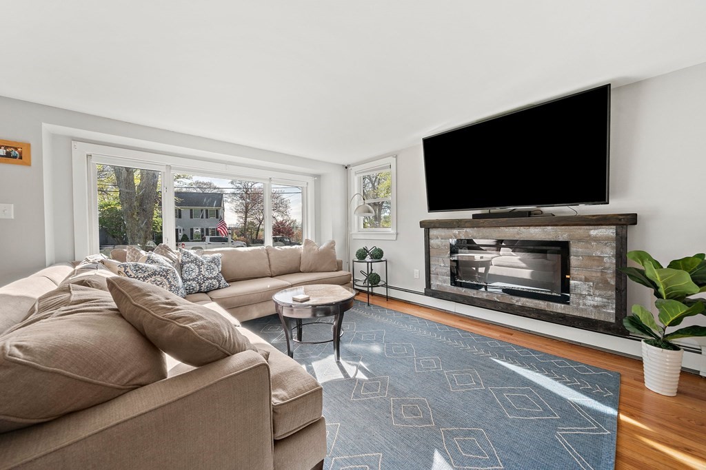 28 Riverside Circle Marshfield, MA 02050 - Photo 10 of 38