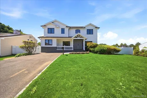 $1,595,000 | 2 Elf Road, Syosset, NY 11791