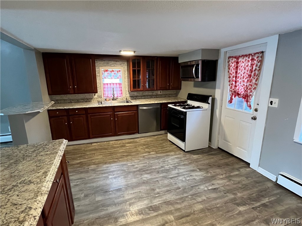 17 Edith Street Tonawanda, NY 14150 - Photo 11 of 43 All appliances remain