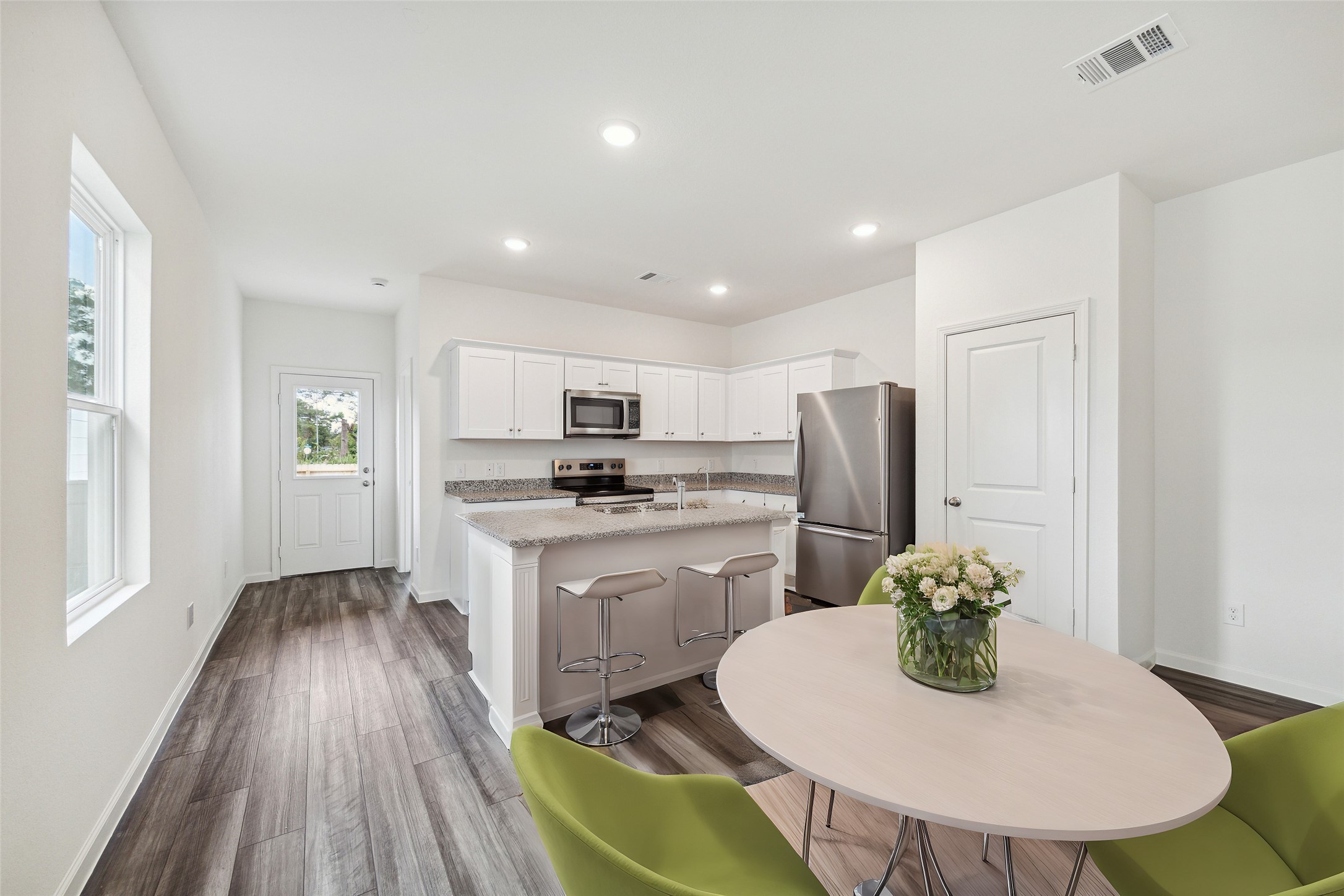 10035 Tiger Flower Lane Houston, TX 77016 - Photo 2 of 10