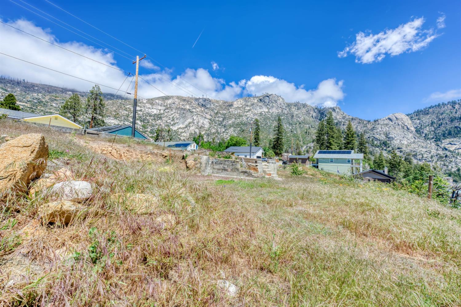 55362 Point Road Big Creek, CA 93605 - Photo 11 of 36