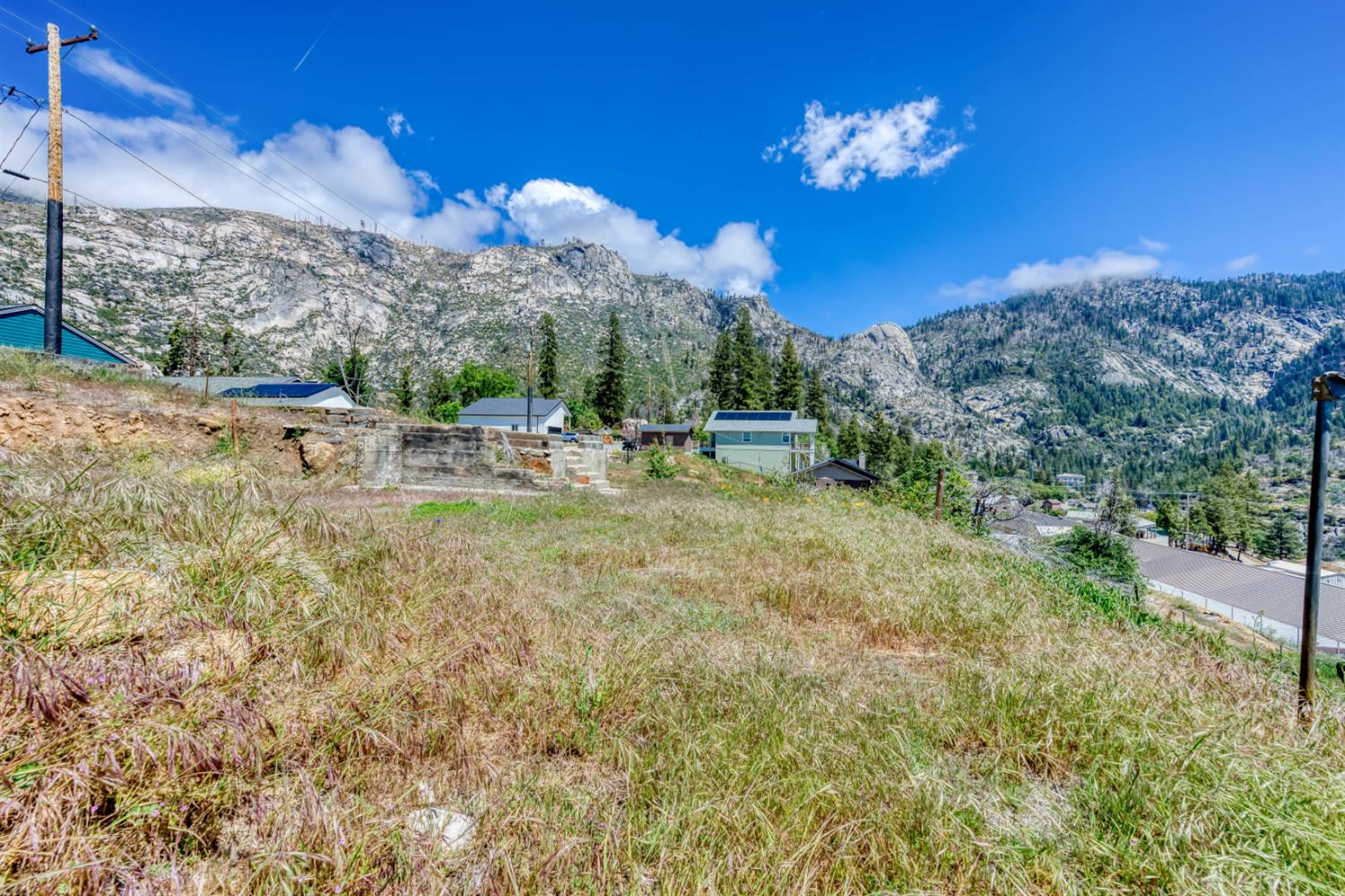 55362 Point Road Big Creek, CA 93605 - Photo 12 of 36