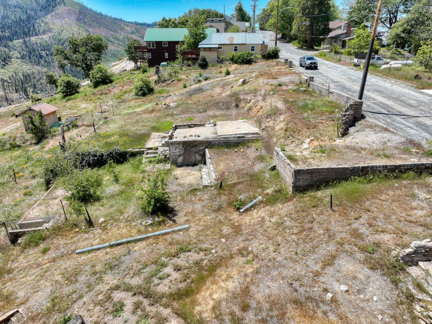 55362 Point Road Big Creek, CA 93605 - Photo 23 of 36