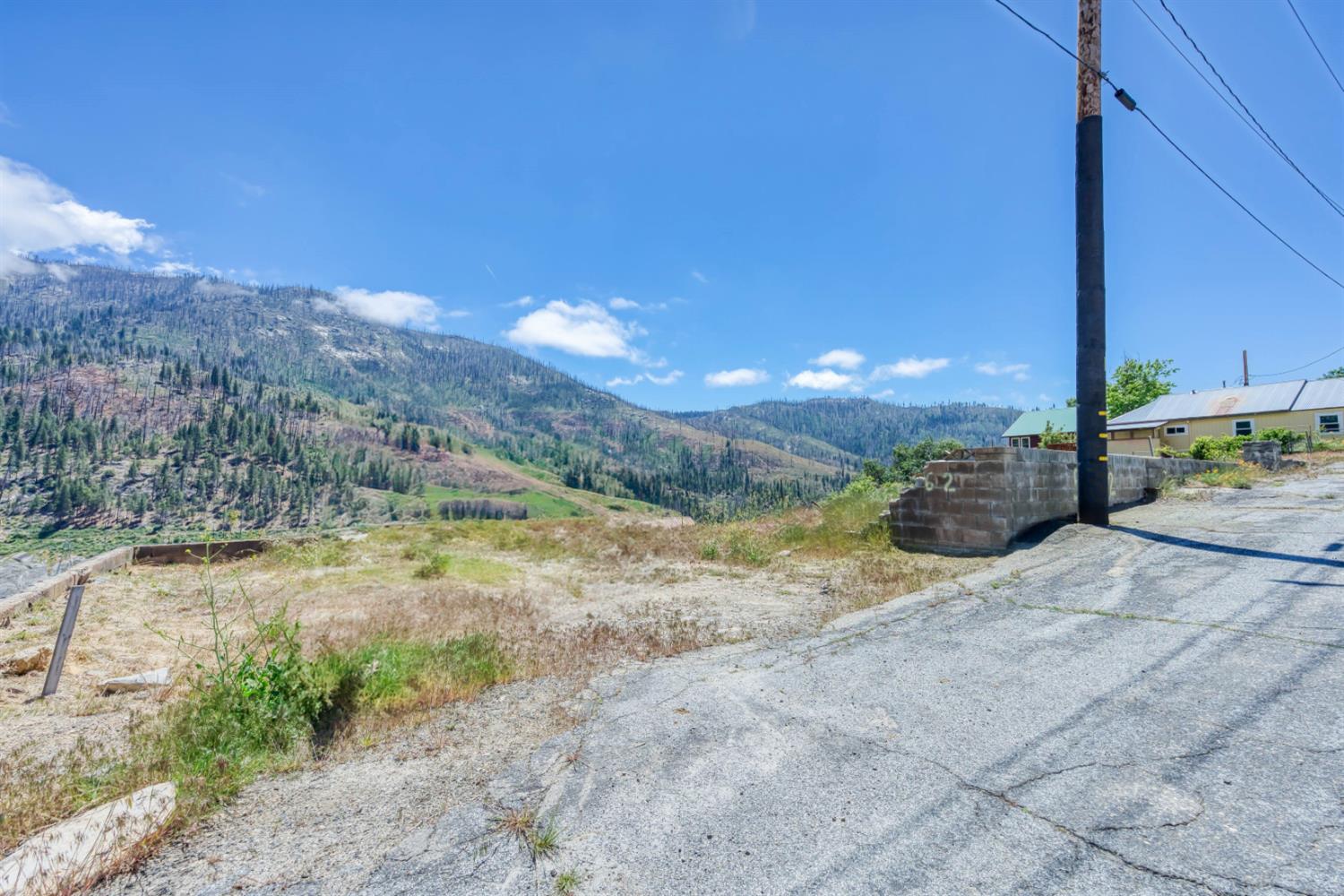 55362 Point Road Big Creek, CA 93605 - Photo 4 of 36
