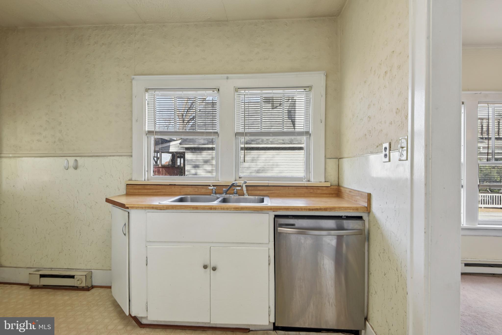 209 Locust Street, Unit C Frederick, MD 21703 - Photo 12 of 34 Kitchen