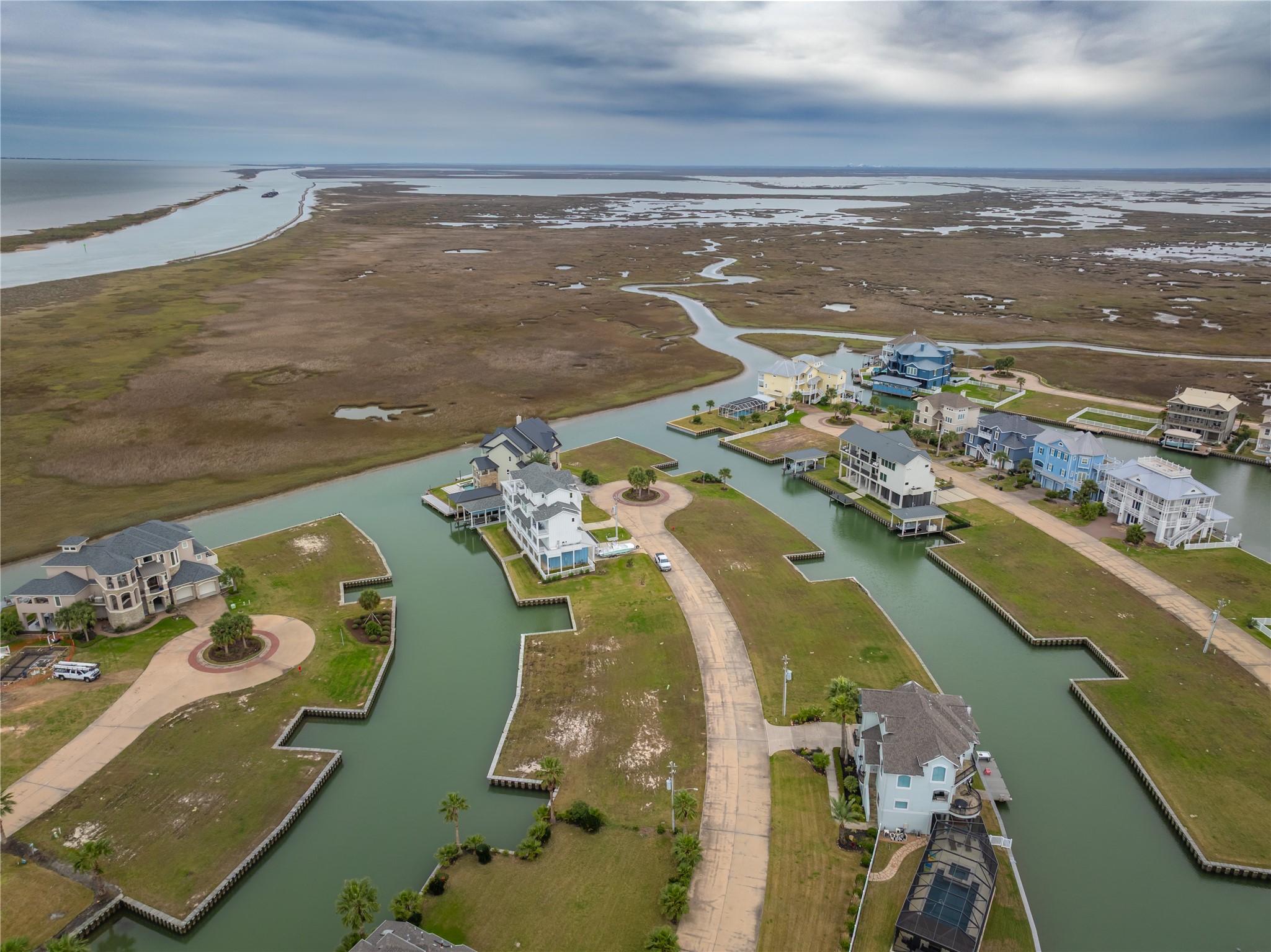 9 Half Moon Hitchcock, TX 77563 - Photo 35 of 39 an aerial view of a house with a ocean view