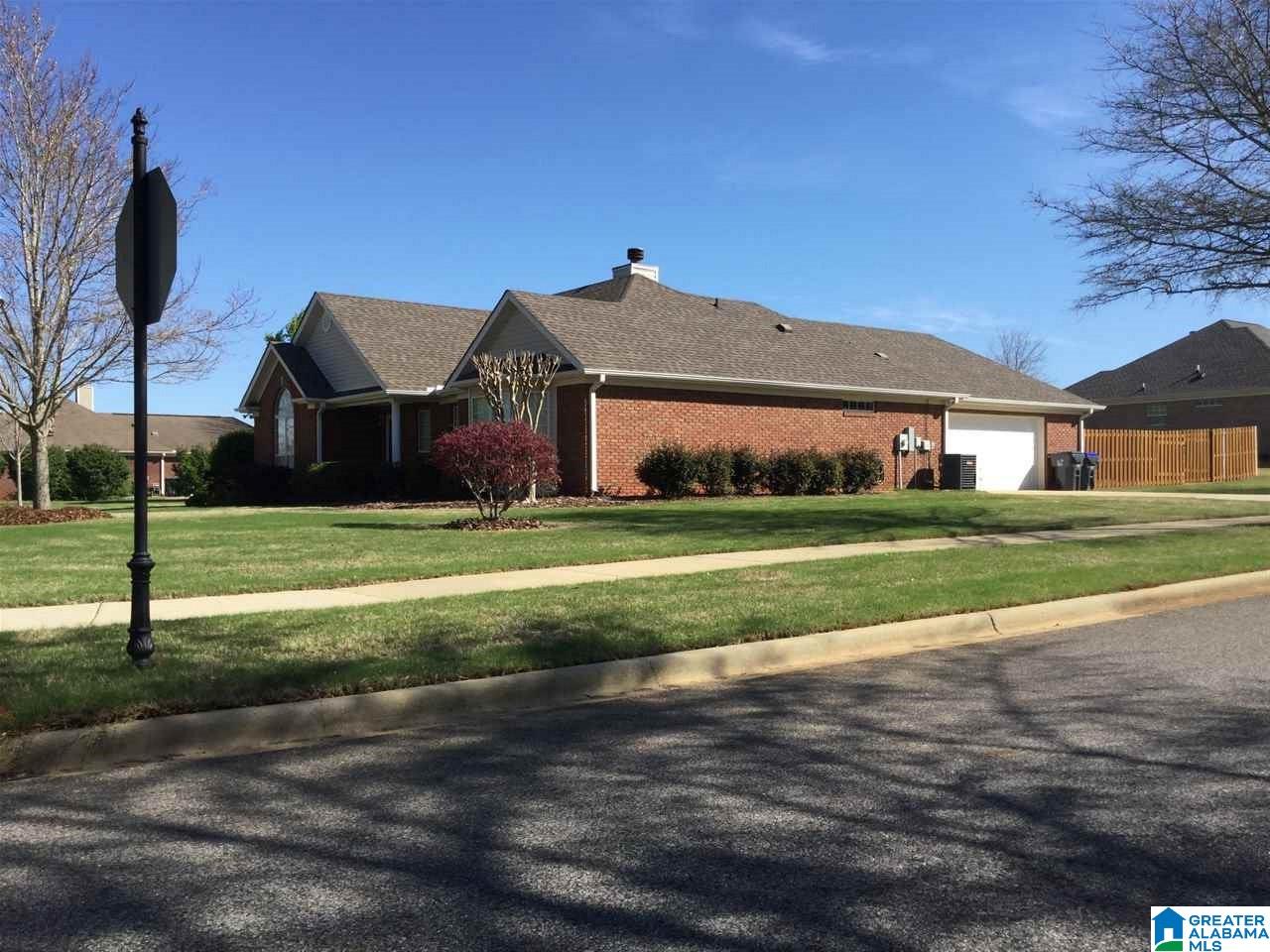 165 Silverstone Lane Alabaster, AL 35007 - Photo 2 of 31 Gallery Image 2