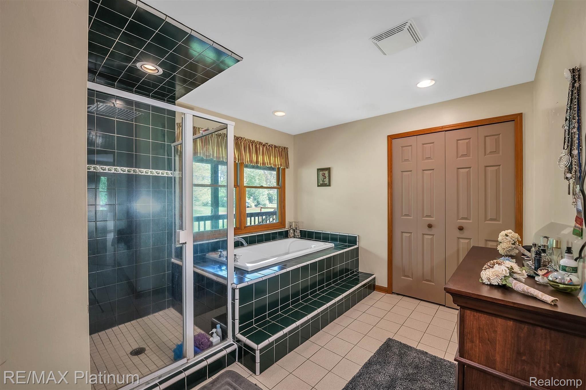 4200 Sweet Road Howell, MI 48843 - Photo 20 of 45 27-4200 Sweet Rd-WindowStill-Real-Estate-Photography-27.jpg