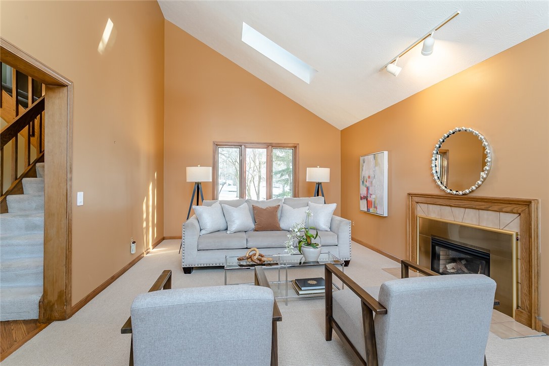 41 Split Rock Road Pittsford, NY 14534 - Photo 11 of 37