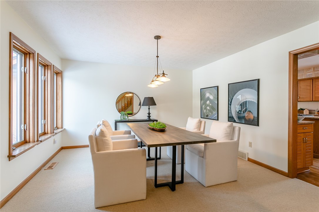 41 Split Rock Road Pittsford, NY 14534 - Photo 13 of 37