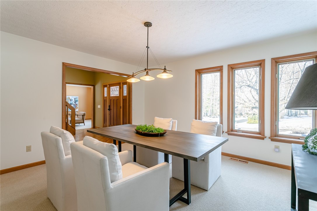 41 Split Rock Road Pittsford, NY 14534 - Photo 14 of 37