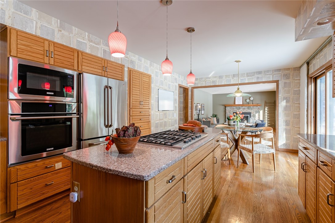 41 Split Rock Road Pittsford, NY 14534 - Photo 17 of 37