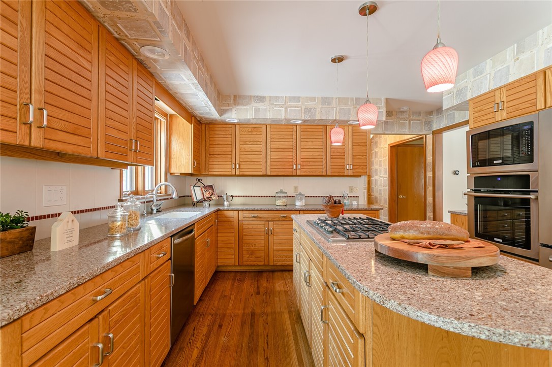 41 Split Rock Road Pittsford, NY 14534 - Photo 19 of 37