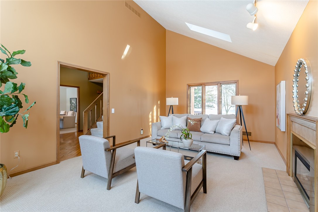 41 Split Rock Road Pittsford, NY 14534 - Photo 10 of 37