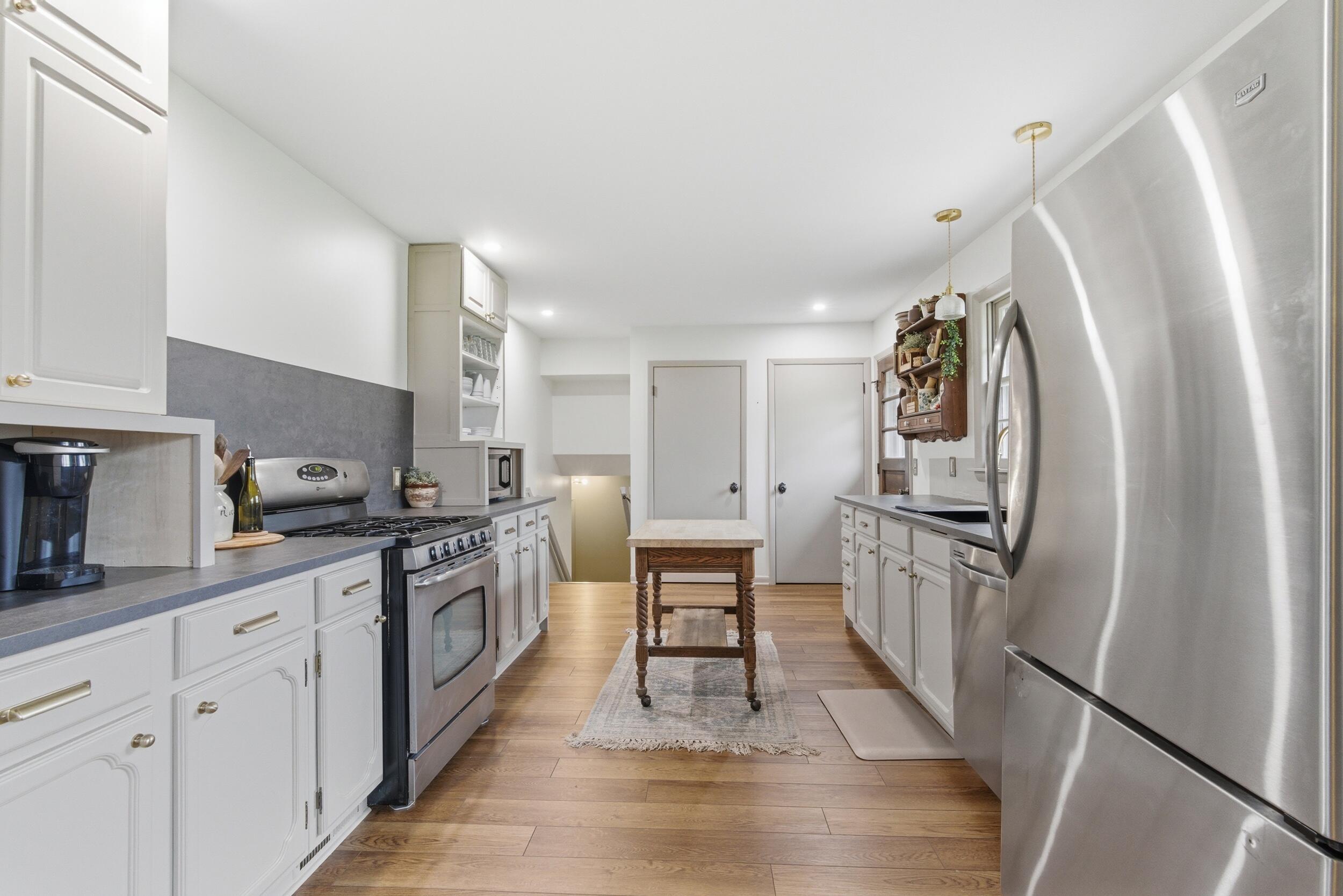 715 3rd Avenue Northwest De Motte, IN 46310 - Photo 2 of 27 2500x1668