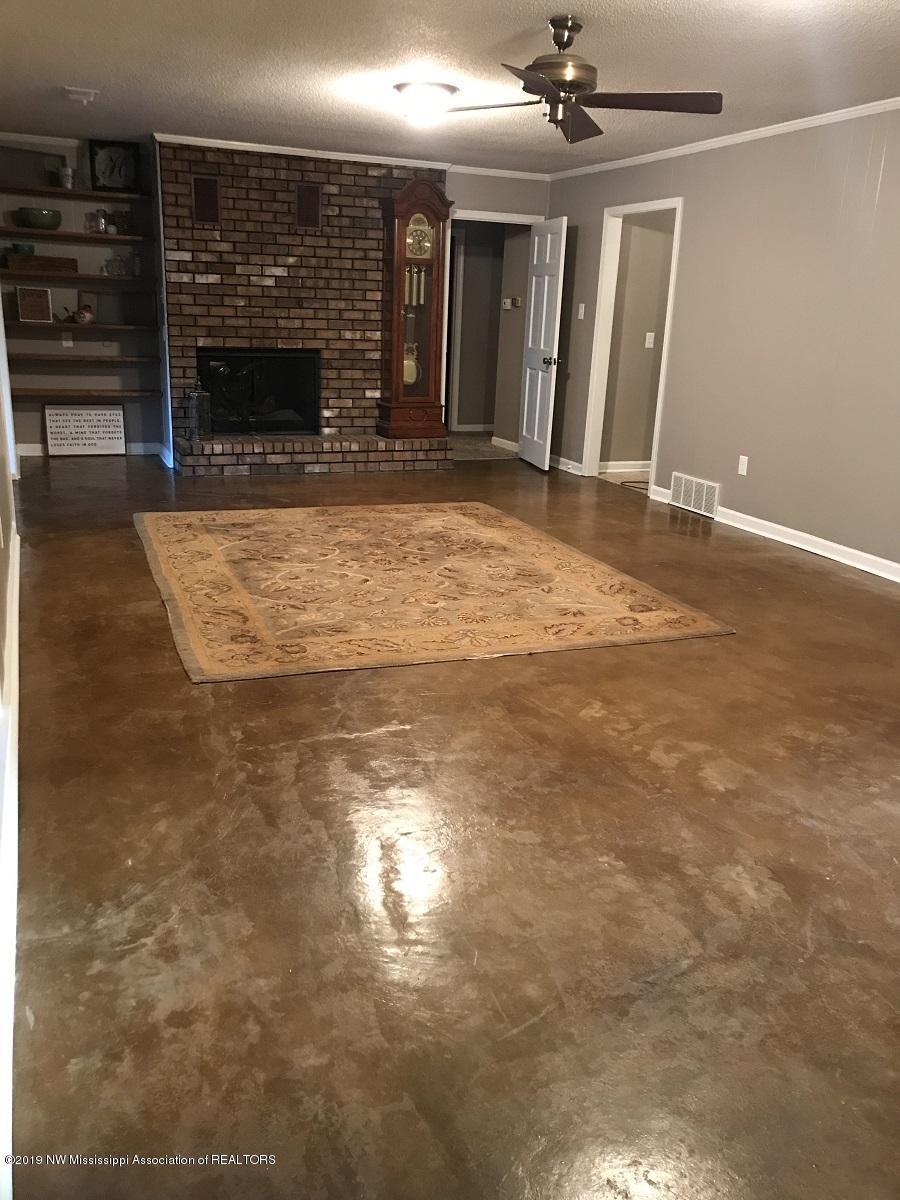 1972 Baptist Road Nesbit, MS 38651 - Photo 5 of 16 IMG_6421