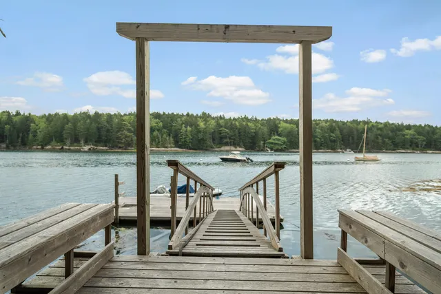 $3,500,000 | 93 Governors Point Road, Harpswell, ME 04079