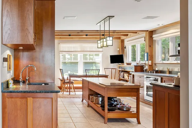 $3,500,000 | 93 Governors Point Road, Harpswell, ME 04079