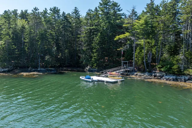 $3,500,000 | 93 Governors Point Road, Harpswell, ME 04079