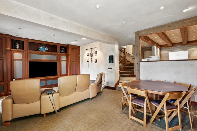 $3,500,000 | 93 Governors Point Road, Harpswell, ME 04079