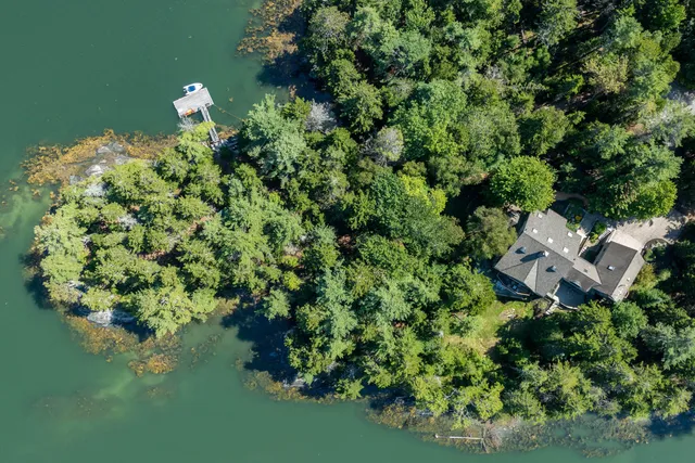 $3,500,000 | 93 Governors Point Road, Harpswell, ME 04079