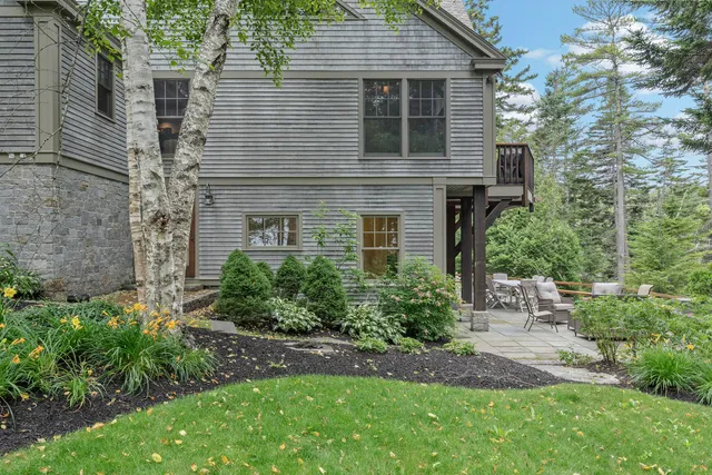 $3,500,000 | 93 Governors Point Road, Harpswell, ME 04079