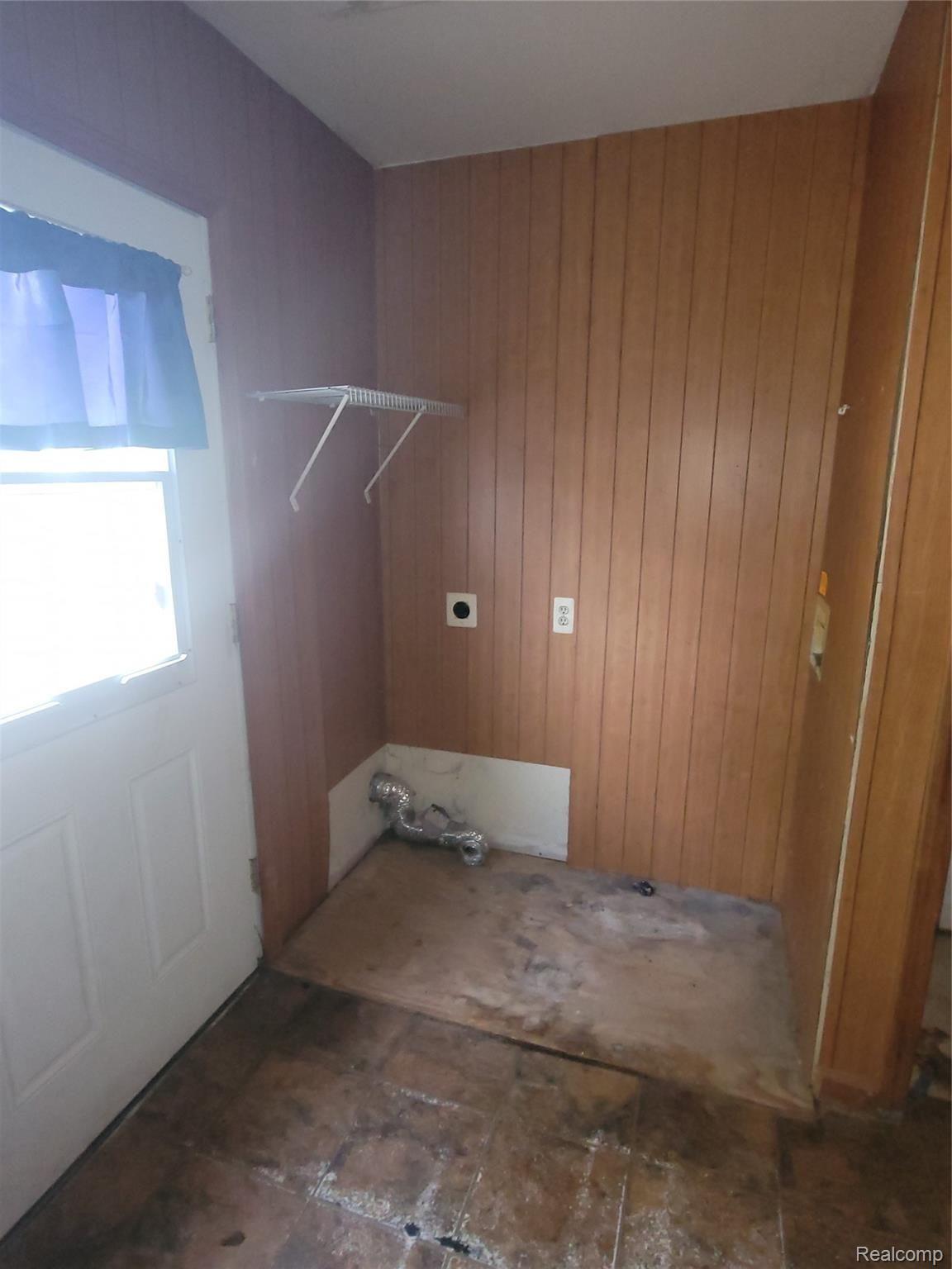 2720 Beach Road Port Huron, MI 48060 - Photo 10 of 22 20220420_143743.jpg