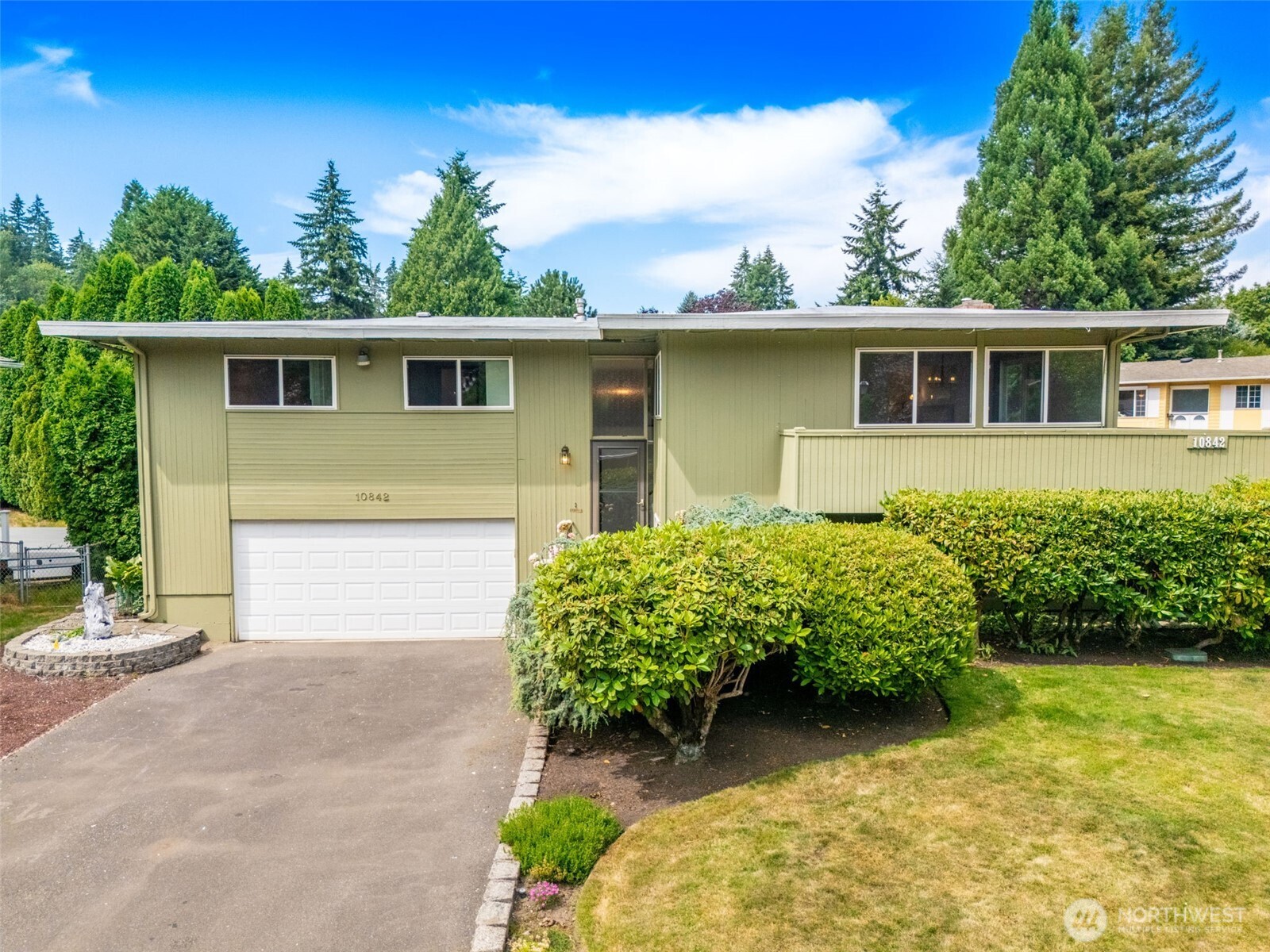 10842 Northeast 149th Street Bothell, WA 98011 - Photo 26 of 28