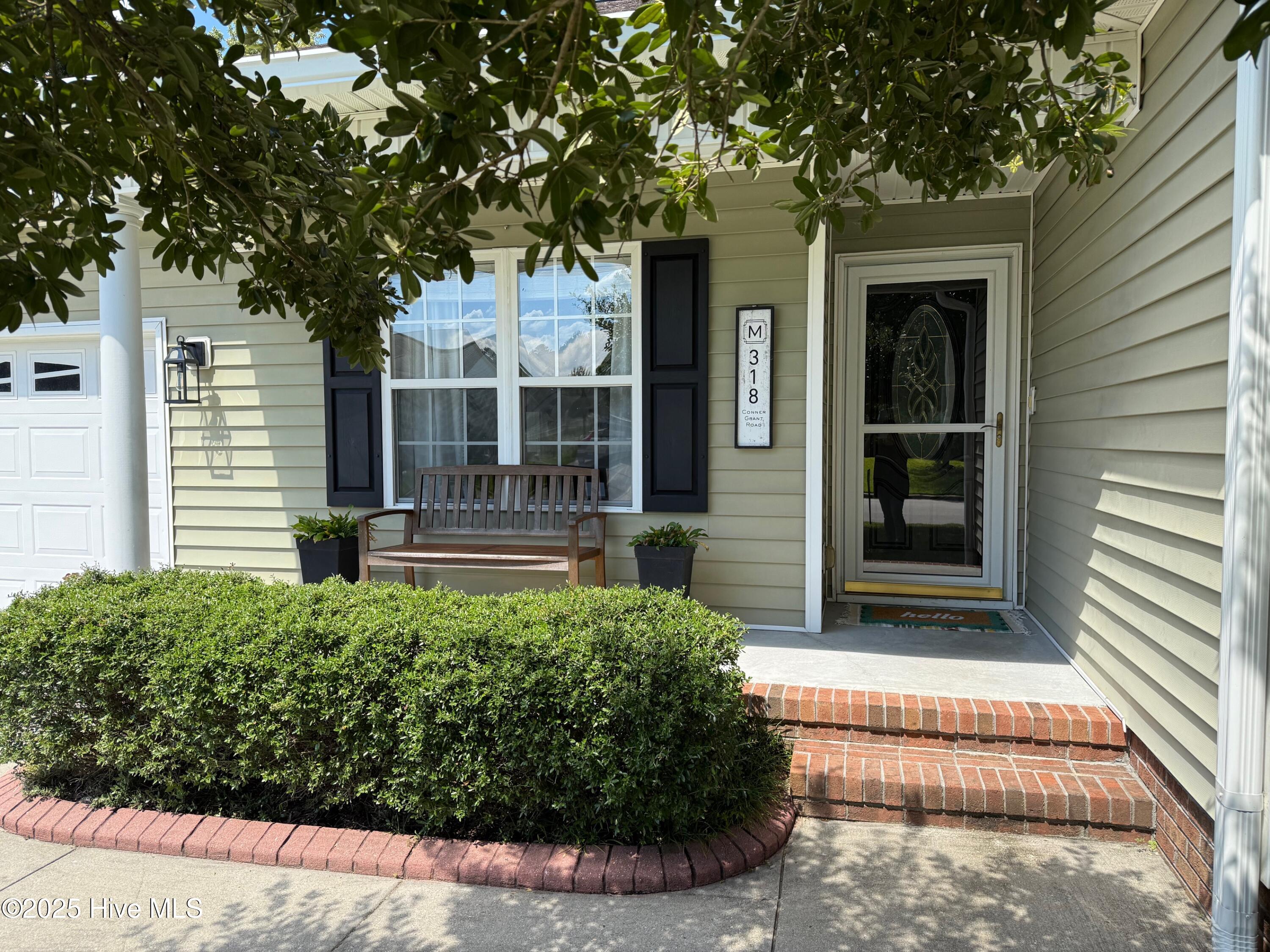 318 Conner Grant Road New Bern, NC 28562 - Photo 6 of 34 Driveway