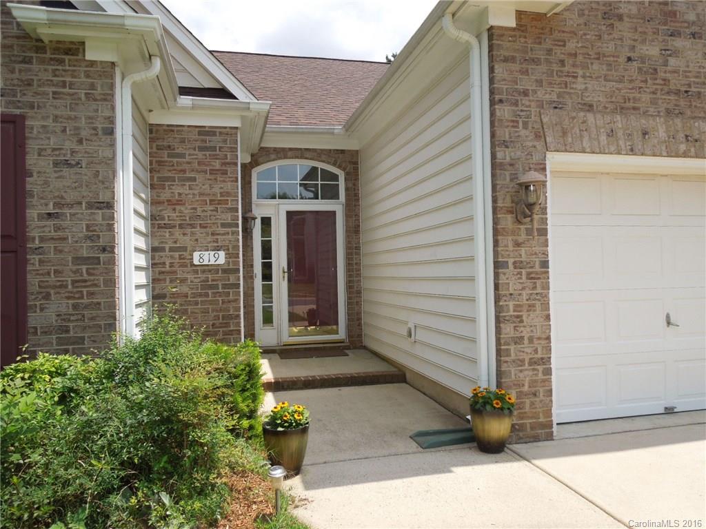 819 Clearbrook Road Matthews, NC 28105 - Photo 2 of 24 Gallery Image 2
