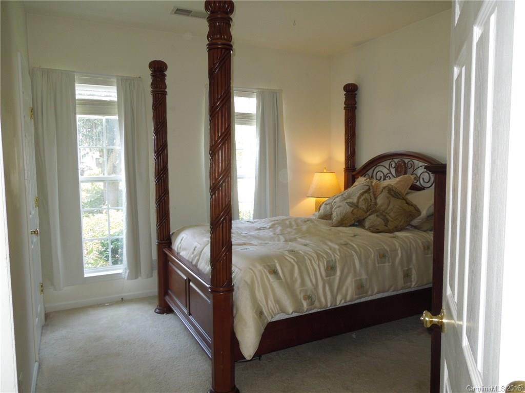 819 Clearbrook Road Matthews, NC 28105 - Photo 13 of 24 Gallery Image 13