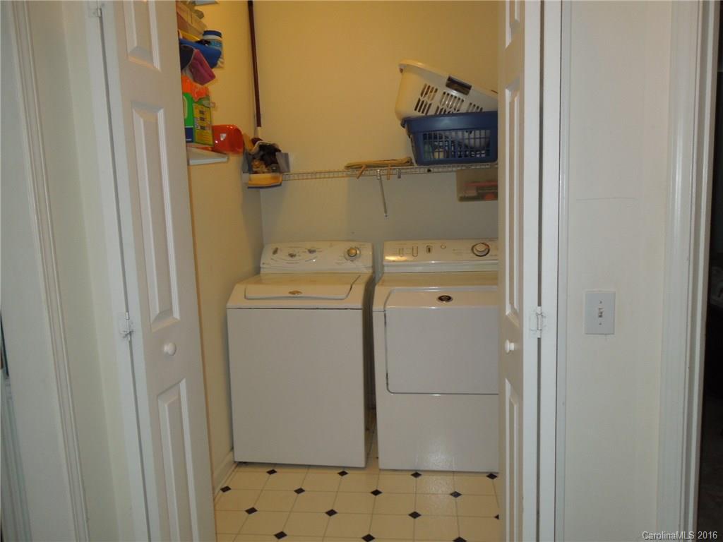 819 Clearbrook Road Matthews, NC 28105 - Photo 16 of 24 Gallery Image 16